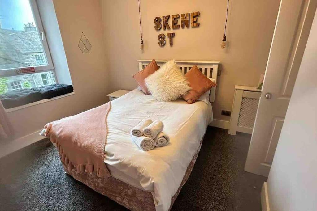 Executive Top Floor 1 Bedroom Apartment Aberdeen Bagian luar foto