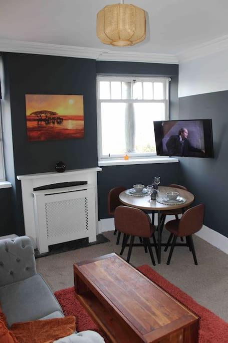 Executive Top Floor 1 Bedroom Apartment Aberdeen Bagian luar foto