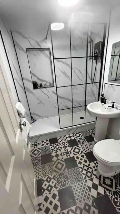 Executive Top Floor 1 Bedroom Apartment Aberdeen Bagian luar foto