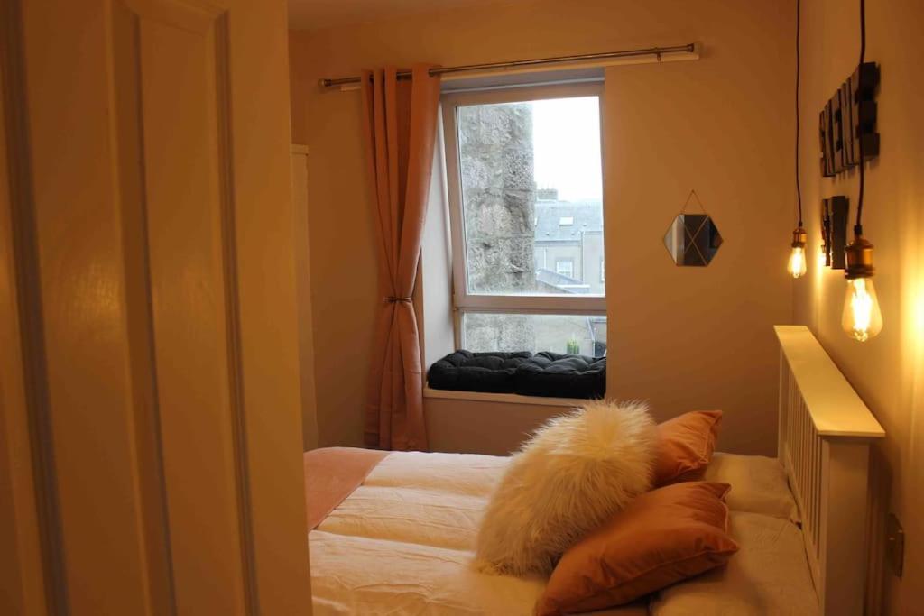 Executive Top Floor 1 Bedroom Apartment Aberdeen Bagian luar foto
