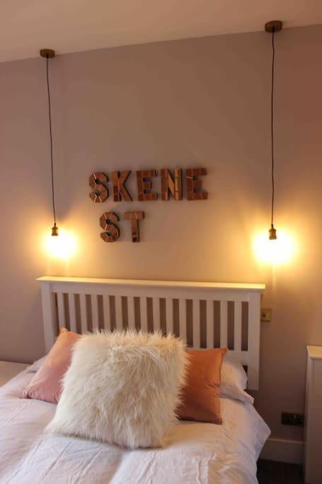 Executive Top Floor 1 Bedroom Apartment Aberdeen Bagian luar foto